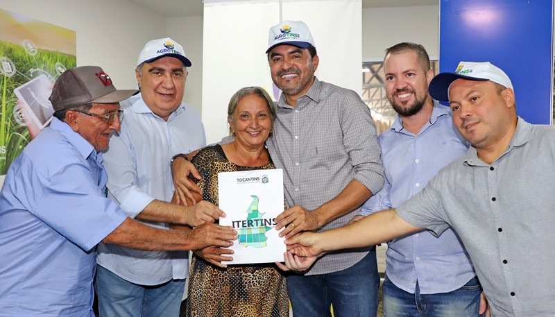 Governador Wanderlei Barbosa realizou a entrega títulos durante a Agrotins 2023 